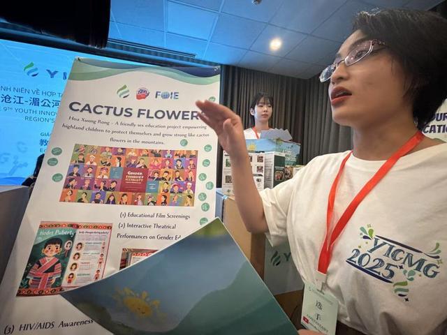 “仙人掌花”小组正在进行项目介绍。 澎湃新闻记者 邹佳雯 图