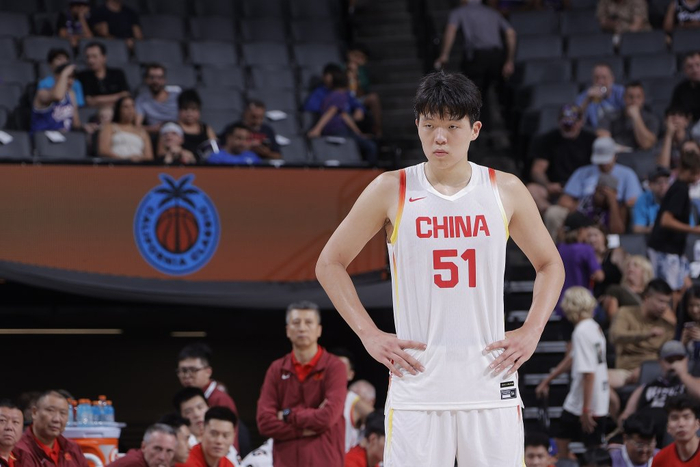 去年代表中国男篮参加NBA夏季联赛。