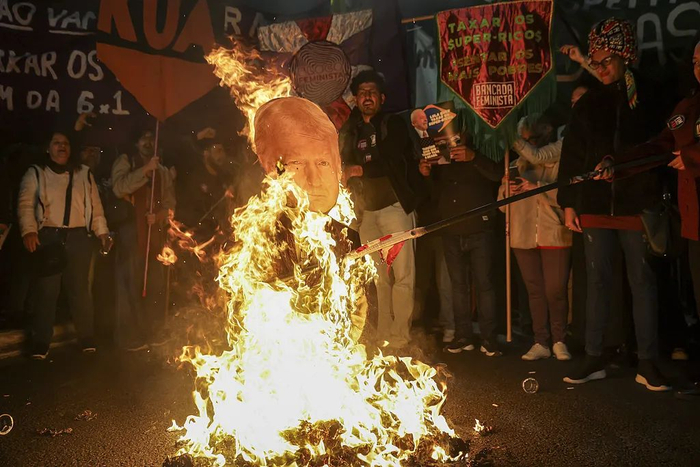 当地时间7月10日，巴西圣保罗民众举行示威活动，抗议特朗普宣布对巴西征收关税