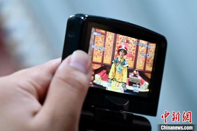 图为镜头里的台湾青年。中新社记者 刘子琳 摄