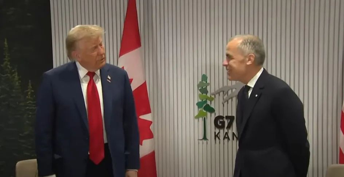 今年6月，特朗普在G7峰会上与加拿大总理卡尼会面
