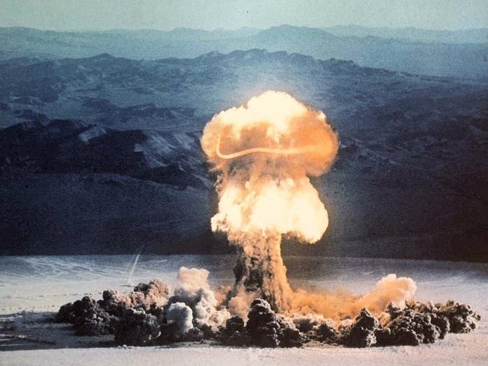 1957年,美国军方在内华达州进行了名为“普伦伯行动”(Operation Plumbbob)的系列核试验 图自:美国能源部