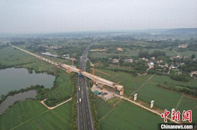 施工现场。中铁三局宁淮城际铁路站前4标项目经理部供图