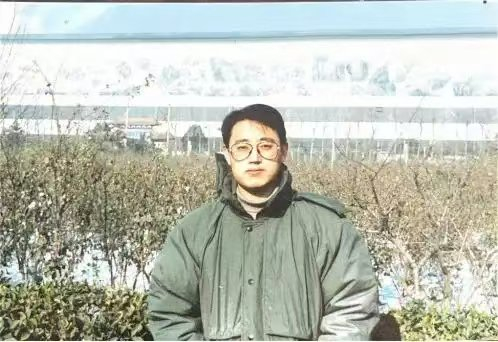 在首钢工作时的侯孝海 图源：侯孝海