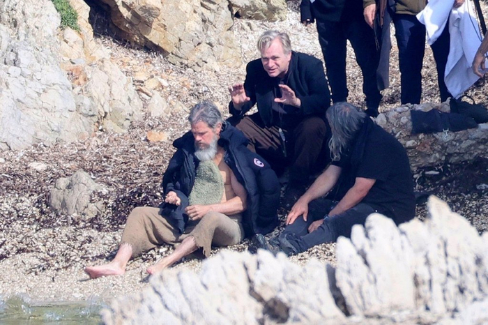 克里斯托弗·诺兰（中）在拍摄现场。