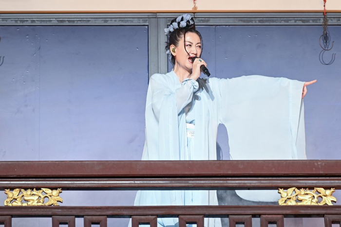 2025年7月15日，上海豫园，《黑神话：悟空》神曲演唱者者来女空灵献声。澎湃新闻记者 朱伟辉 图