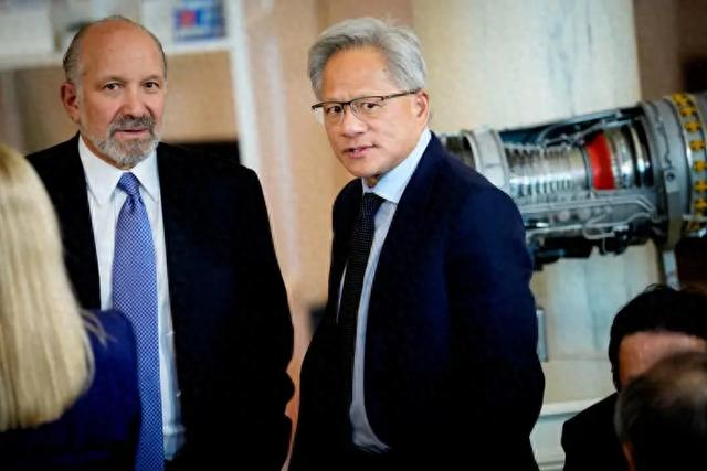 资料图：卢特尼克和黄仁勋 《商业内幕》 