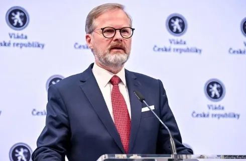 捷克总理彼得·菲亚拉拒绝参与特朗普武器计划