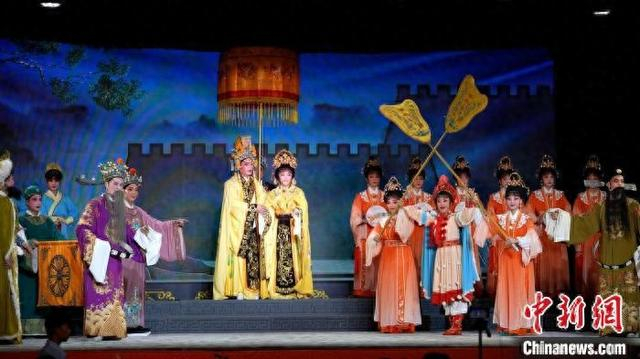 7月16日晚，戏曲表演现场。黄岩区委宣传部供图