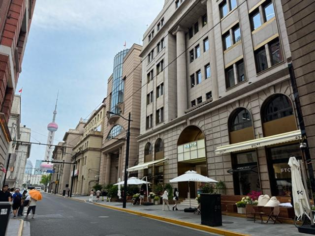 外滩FTC位于九江路69号，地处外滩“第二立面”核心地段。本文图片均为澎湃新闻记者 李菁 图