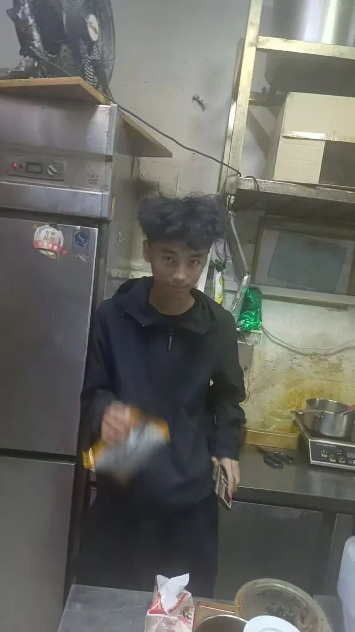 小郑 受访者供图