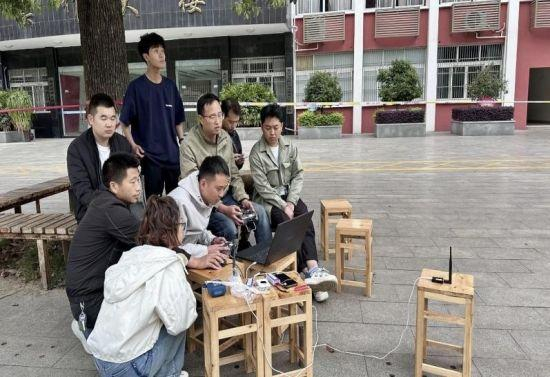 图为无人机实操。武隆职业教育中心 供图