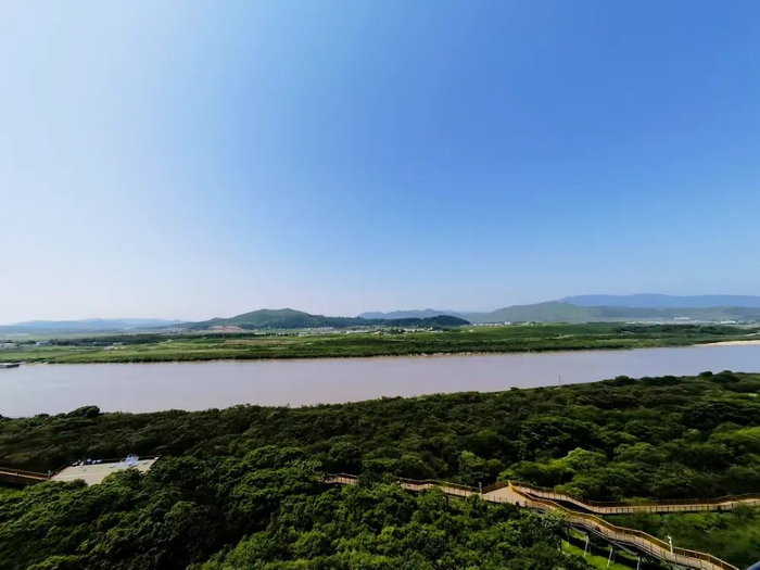 珲春市防川一眼望三国景区。（图/视觉中国）