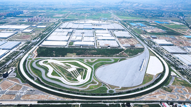 位于保定市徐水区的长城汽车徐水“超级碗”工厂。 新华社记者杜一方 摄