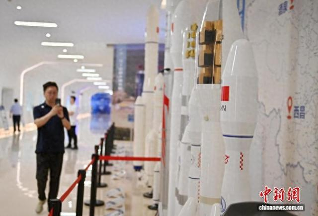 长光卫星技术股份有限公司展示的火箭模型。中新社记者 张瑶 摄