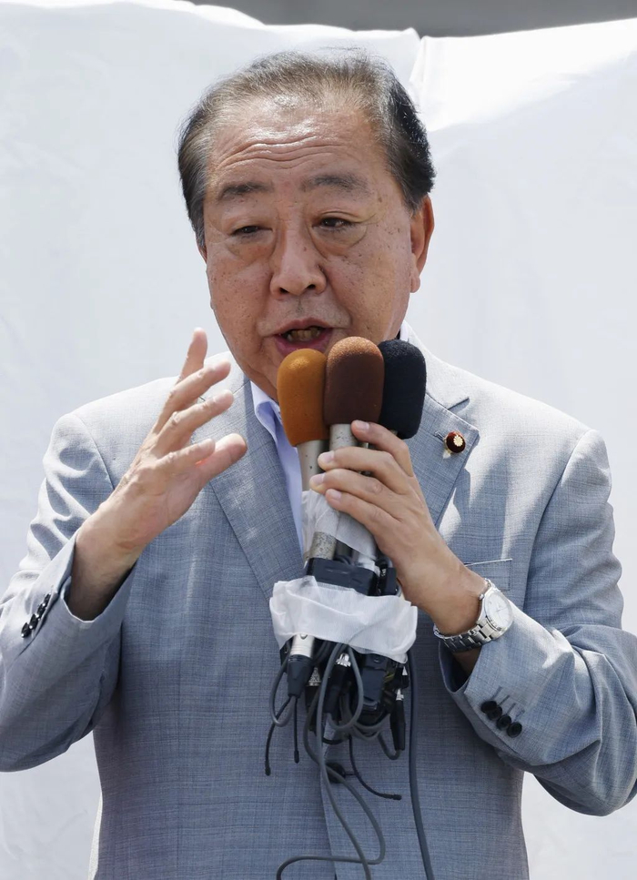 当地时间2025年7月19日，日本新潟，日本主要反对党立宪民主党党首野田佳彦在参议院选举前一天发表街头演说。视觉中国 图