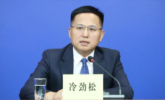 冷劲松资料图 微信公众号“政事儿” 