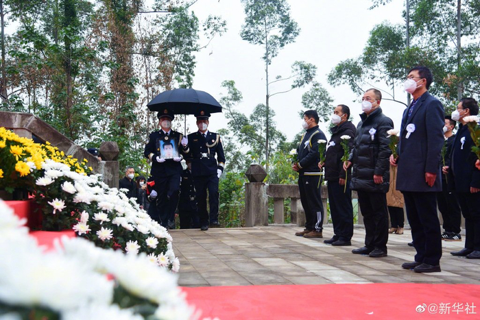 2022年12月15日上午，蒋正全烈士安葬仪式在重庆市江津区龙华烈士陵园举行。新华社 资料图