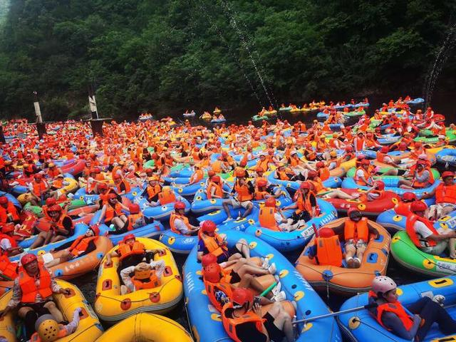 宁陕县秦岭峡谷漂流活动。宁陕融媒中心供图