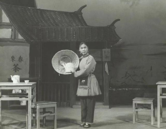 1965年《沙家浜》剧照，刘玉玲饰演阿庆嫂。北京市河北梆子剧团/供图