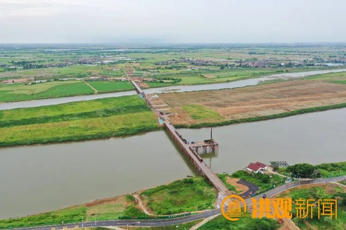 赣江北支特大桥施工建设中