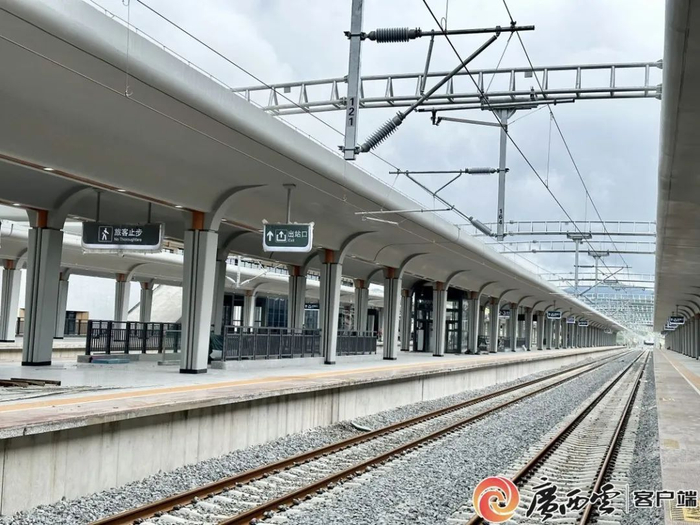 凭祥东站车场为3台5线，是南凭高铁崇凭段规模最大的新建高铁站。记者 宋瑶 摄
