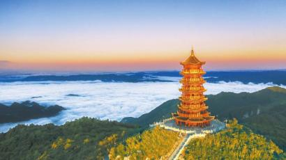 巴山大峡谷景区状元楼。