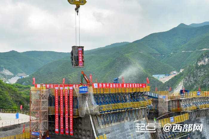 东庄水利枢纽大坝建设现场