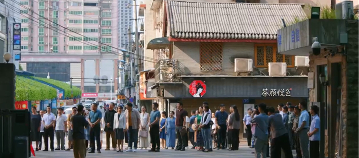 为尝鲜打卡排队一次可以，经常排队不行。（图/《鸣龙少年》）