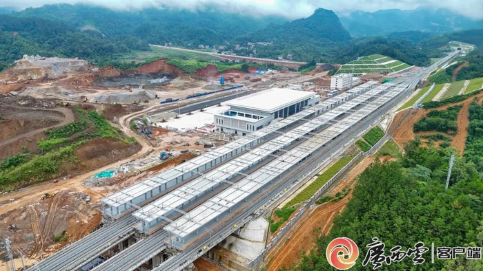 南凭高铁崇凭段凭祥东站。韦建松 摄