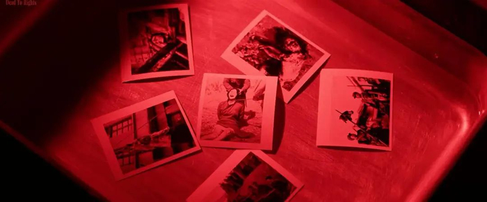 ▲暗房冲洗照片时红光中逐渐显现的罪证画面，这种意象化的处理比直接呈现血腥镜头更有冲击力。