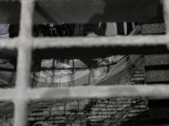 涉事选矿厂在一清空的浮选槽注入清水，模拟事发时工作状态。澎湃新闻记者 陈灿杰 摄