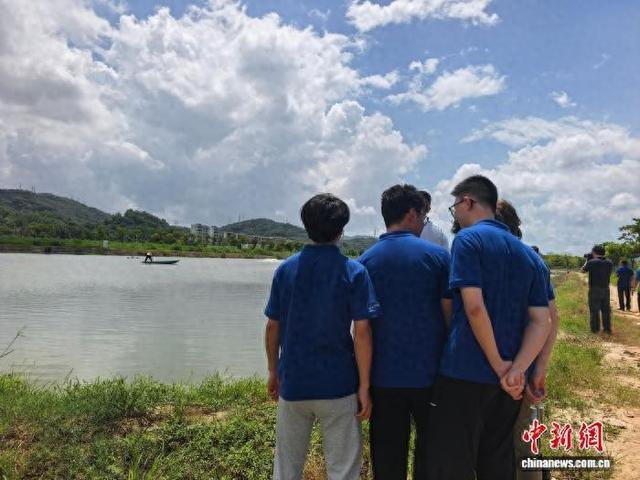 2025年7月，中山大学海洋科学学院“‘兴’有渔力”实践团在珠海市金湾区红旗镇开展科技支农实践活动。 记者 张璐 摄