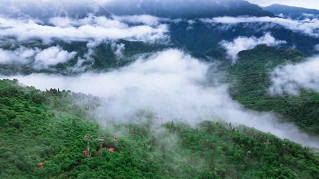 西岭雪山 视觉中国 资料图