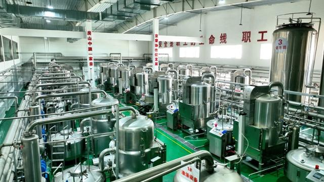 “蒙薯”薯条生产线。郭海燕 摄