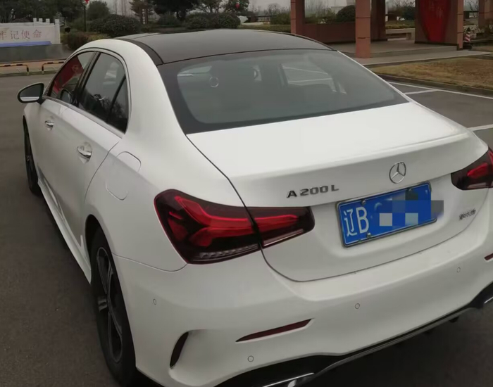 消费者收到的奔驰A200L轿车 吴采平/摄