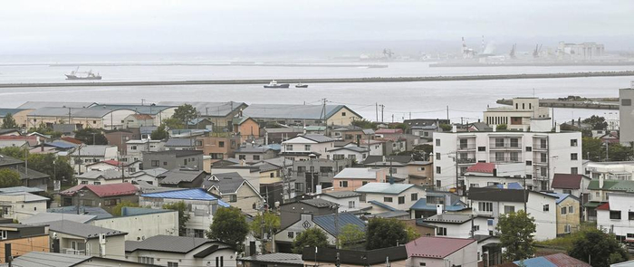     这是7月30日在日本北海道钏路拍摄的当地港口。新华社发