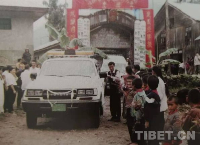 1993年9月25日，第一辆汽车驶入墨脱县城