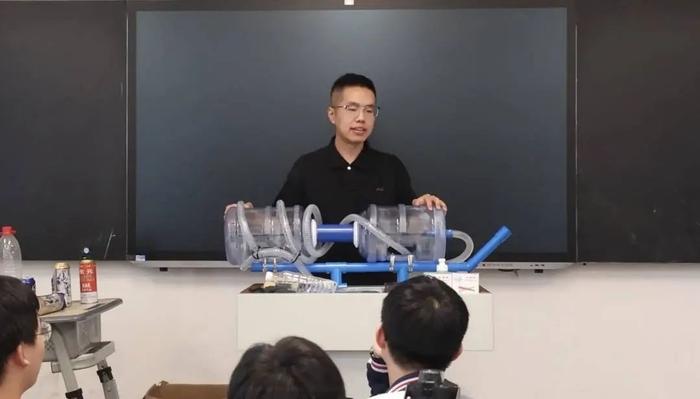 夏振东自制的“等离子炮”