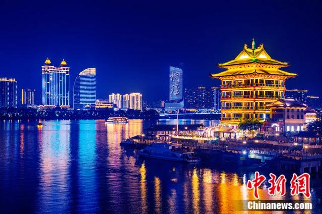 桐庐夜景。桐庐县委宣传部 供图
