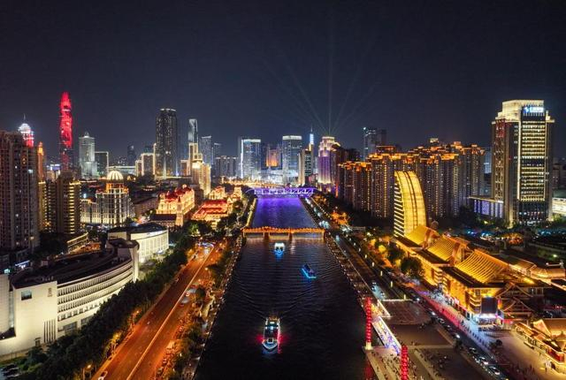 2025年6月17日拍摄的天津海河夜色（无人机照片） 。新华社记者 孙凡越 摄