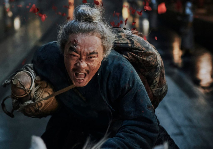 李善德送鲜荔枝进长安时，木棉花从其行囊中飘散出来。