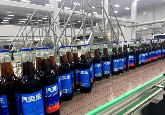 内蒙古果计划食品科技有限公司推出的橙汁可乐备受青睐。（资料图）