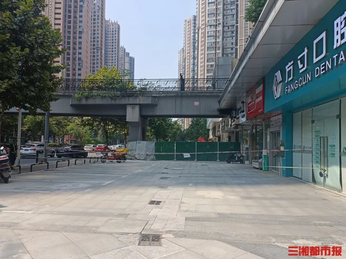 ▲事发地已经被围挡和警戒线围住。杨昱摄 摄