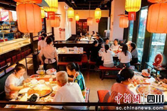 邀你共赴消费狂欢盛宴。成都东部新区 供图