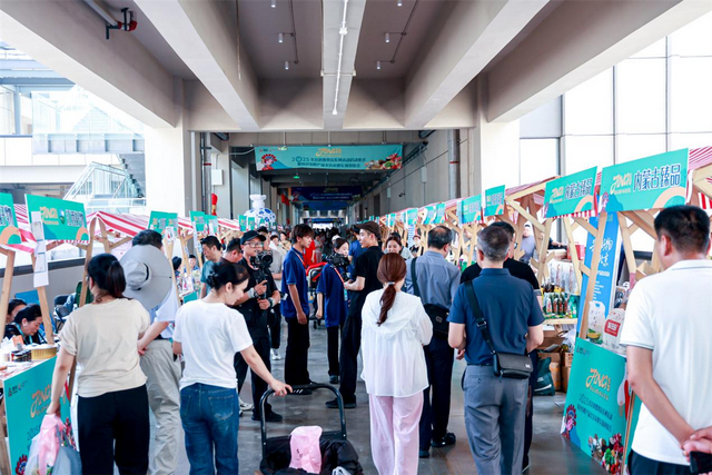 将本地特色农产品带到2025年北京消费帮扶系列活动展台。（资料图）