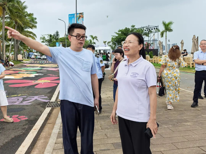 陈芳到自在湾实地检查海南欢乐节开幕式保障工作。