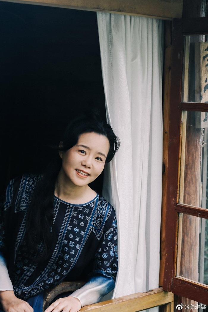 遭遇严重腿疾、婚姻变故，龚琳娜坦诚如何直面“人生至暗时刻”