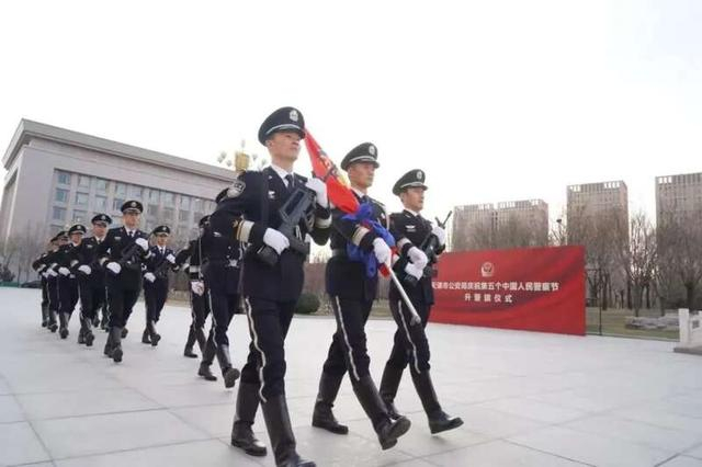 天津特警王俊鹏（一排右一）。天津市公安局供图