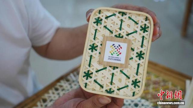 成都世运会竹编奖牌盒。王清 摄
